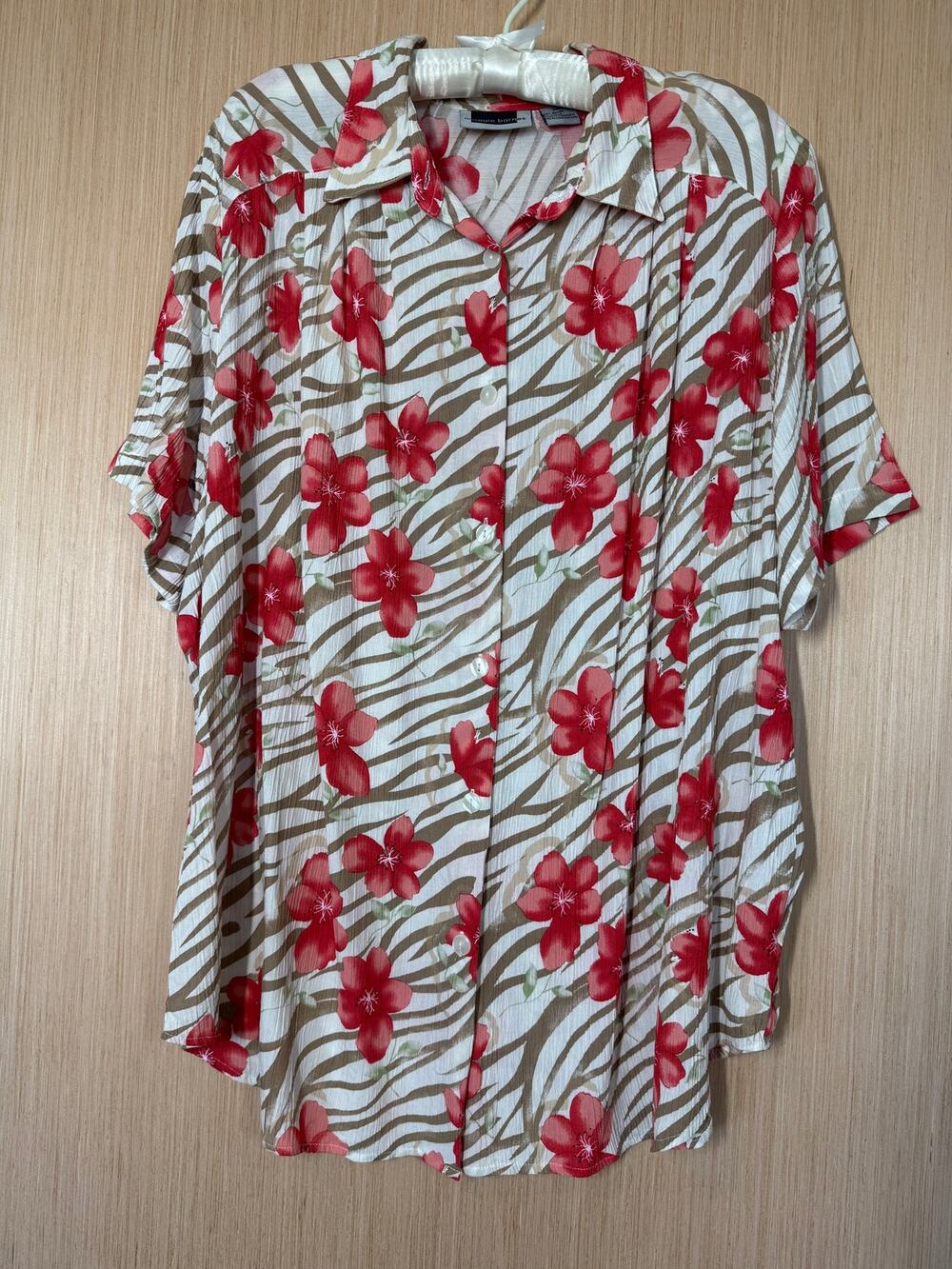 Maggie Barnes Tropical Floral Crinkle Button Up Tunic Top Size 24W Vacation